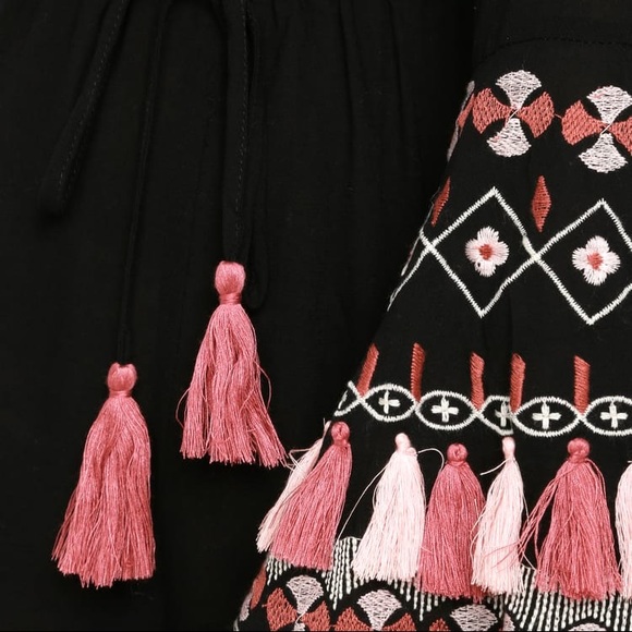 Lulu’s black embroidered long sleeve romper - Picture 6 of 7